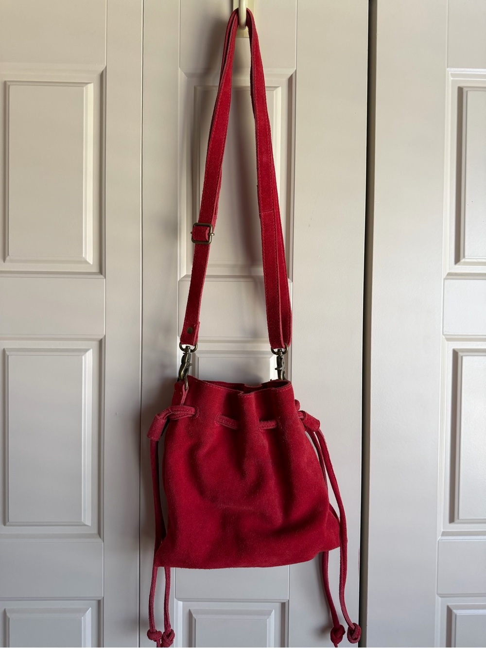 Free People Red Suede Drawstring Bucket Bag or pouch - removable strap - Picture 4 of 9